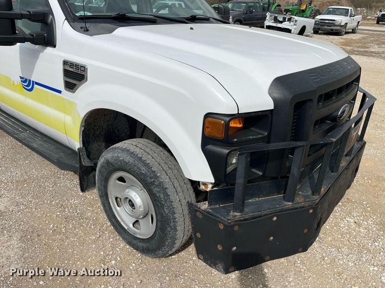 image for item LA9897 2008 Ford F250 Super Duty XL  SuperCab utility bed pickup truck