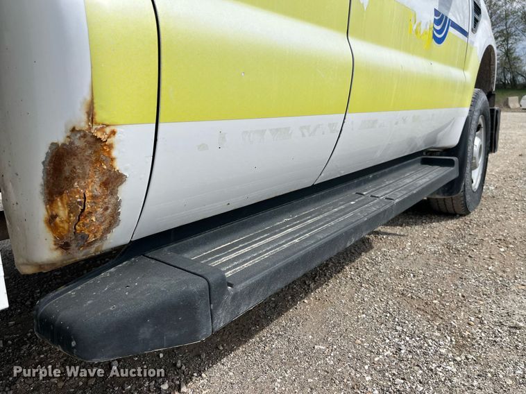 image for item LA9897 2008 Ford F250 Super Duty XL  SuperCab utility bed pickup truck