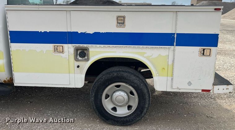 image for item LA9897 2008 Ford F250 Super Duty XL  SuperCab utility bed pickup truck