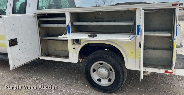 image for item LA9897 2008 Ford F250 Super Duty XL  SuperCab utility bed pickup truck