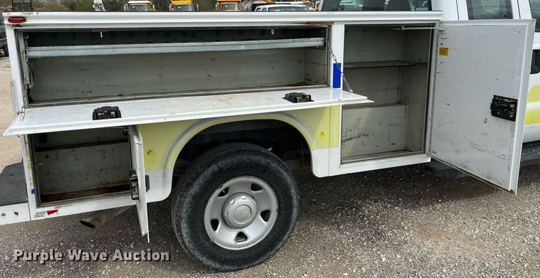 image for item LA9897 2008 Ford F250 Super Duty XL  SuperCab utility bed pickup truck