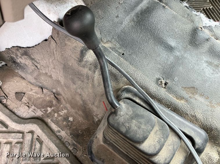 image for item LA9897 2008 Ford F250 Super Duty XL  SuperCab utility bed pickup truck