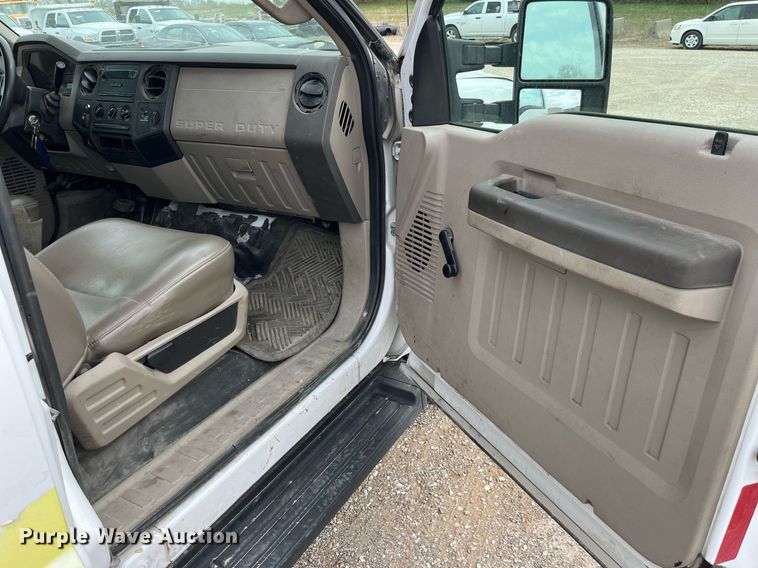 image for item LA9897 2008 Ford F250 Super Duty XL  SuperCab utility bed pickup truck