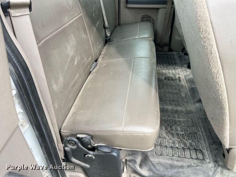 image for item LA9897 2008 Ford F250 Super Duty XL  SuperCab utility bed pickup truck