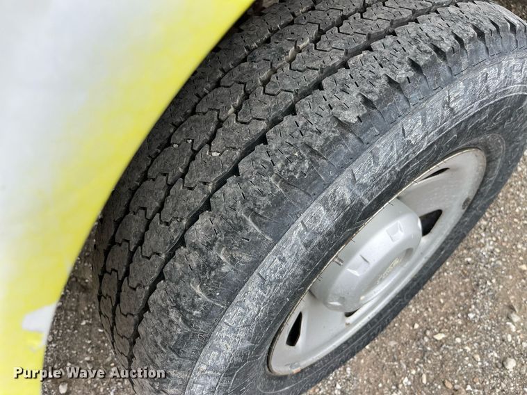 image for item LA9897 2008 Ford F250 Super Duty XL  SuperCab utility bed pickup truck