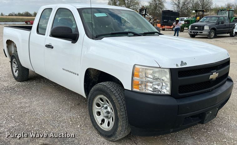 image for item LA9898 2008 Chevrolet Silverado 1500  Ext. Cab pickup truck