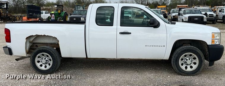 image for item LA9898 2008 Chevrolet Silverado 1500  Ext. Cab pickup truck