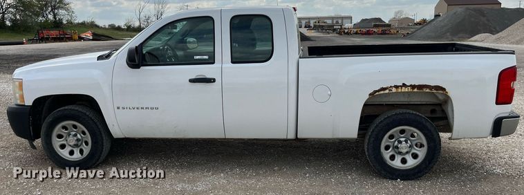 image for item LA9898 2008 Chevrolet Silverado 1500  Ext. Cab pickup truck