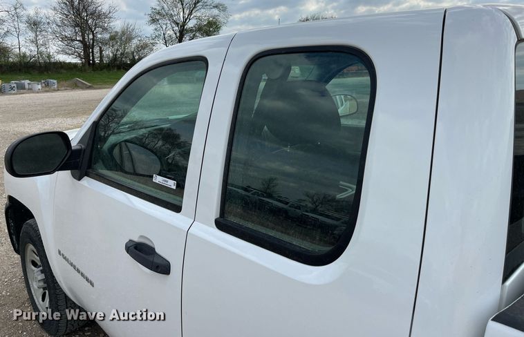 image for item LA9898 2008 Chevrolet Silverado 1500  Ext. Cab pickup truck