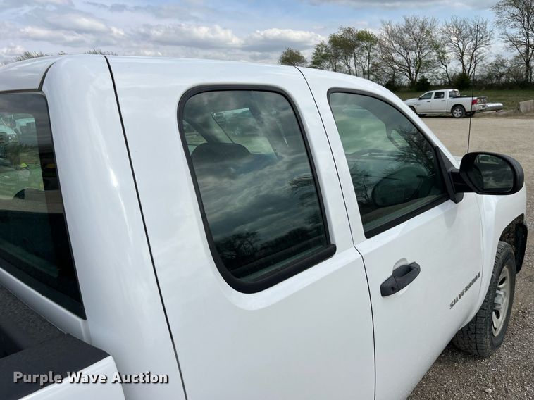 image for item LA9898 2008 Chevrolet Silverado 1500  Ext. Cab pickup truck