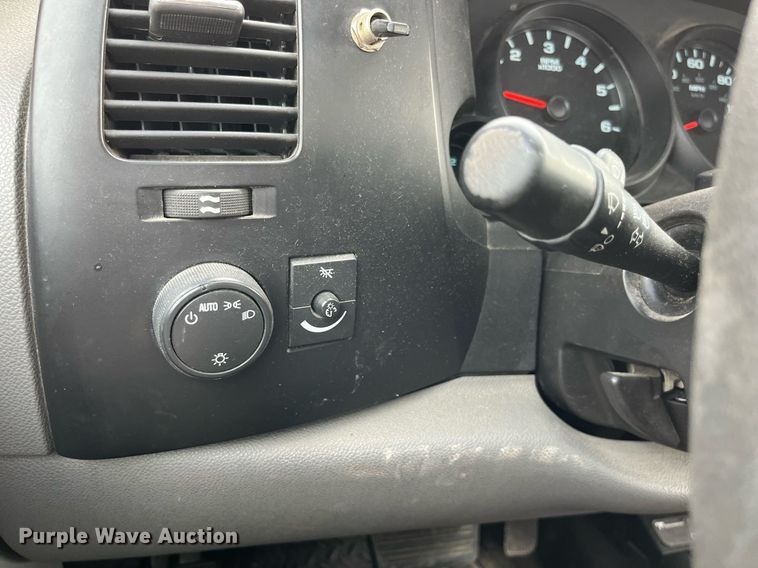 image for item LA9898 2008 Chevrolet Silverado 1500  Ext. Cab pickup truck