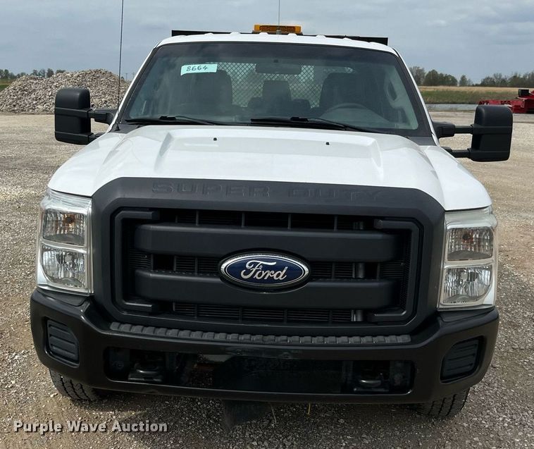 image for item LA9899 2011 Ford F250 Super Duty  Crew Cab flatbed pickup truck