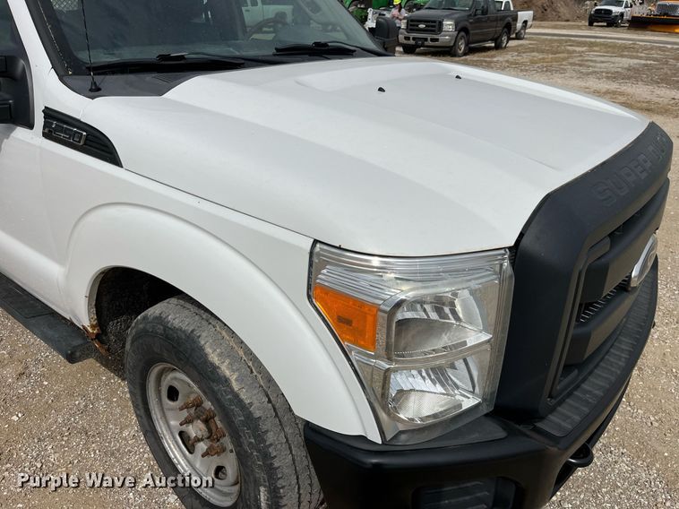 image for item LA9899 2011 Ford F250 Super Duty  Crew Cab flatbed pickup truck