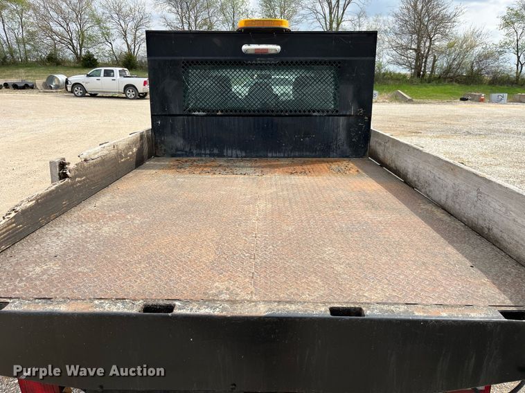 image for item LA9899 2011 Ford F250 Super Duty  Crew Cab flatbed pickup truck