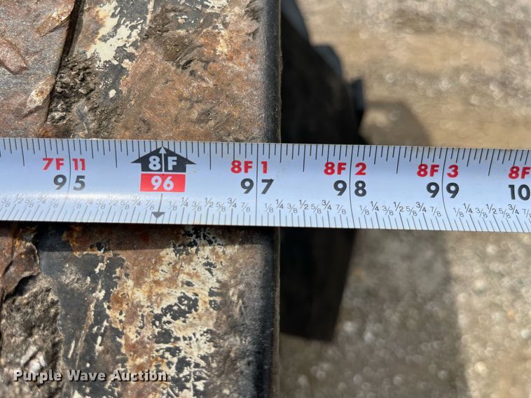 image for item LA9899 2011 Ford F250 Super Duty  Crew Cab flatbed pickup truck