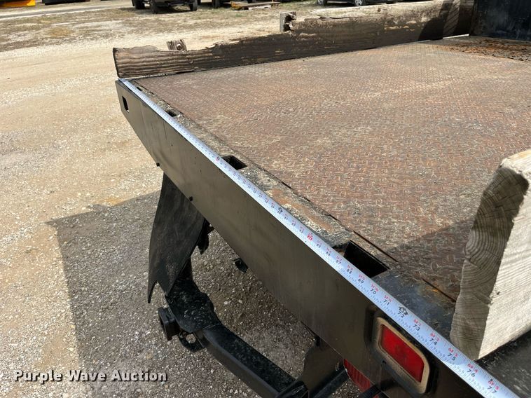 image for item LA9899 2011 Ford F250 Super Duty  Crew Cab flatbed pickup truck