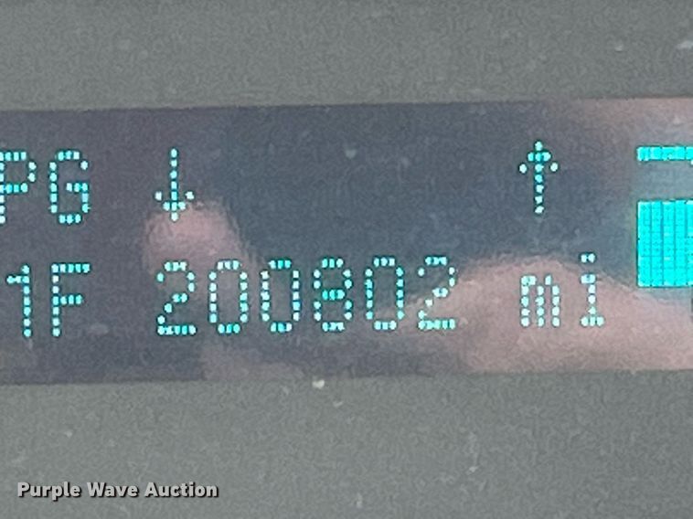 image for item LA9899 2011 Ford F250 Super Duty  Crew Cab flatbed pickup truck