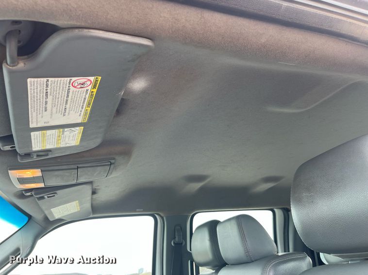 image for item LA9899 2011 Ford F250 Super Duty  Crew Cab flatbed pickup truck