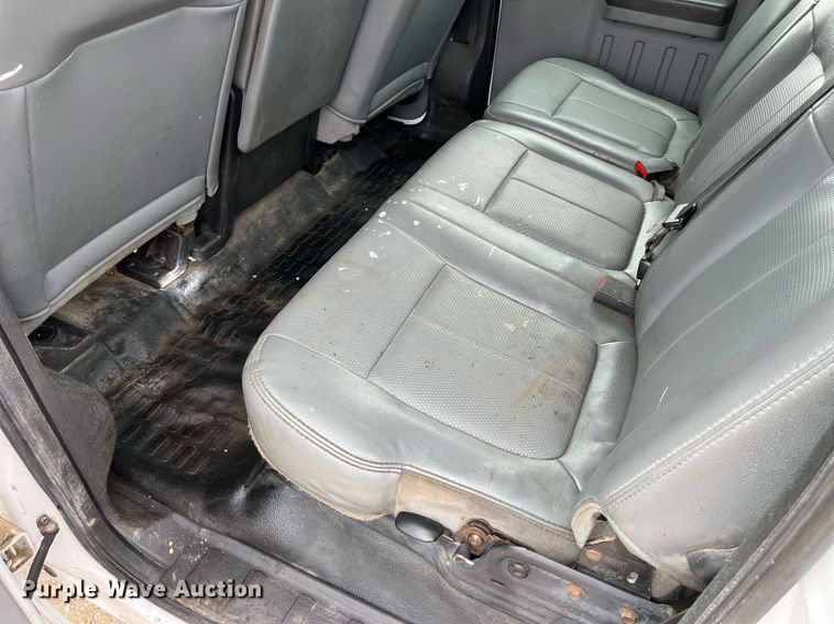 image for item LA9899 2011 Ford F250 Super Duty  Crew Cab flatbed pickup truck