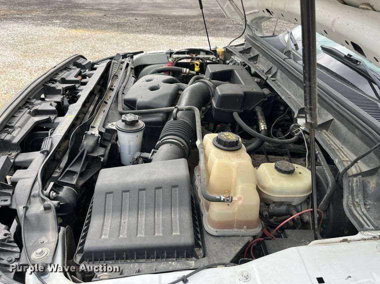 image for item LA9899 2011 Ford F250 Super Duty  Crew Cab flatbed pickup truck