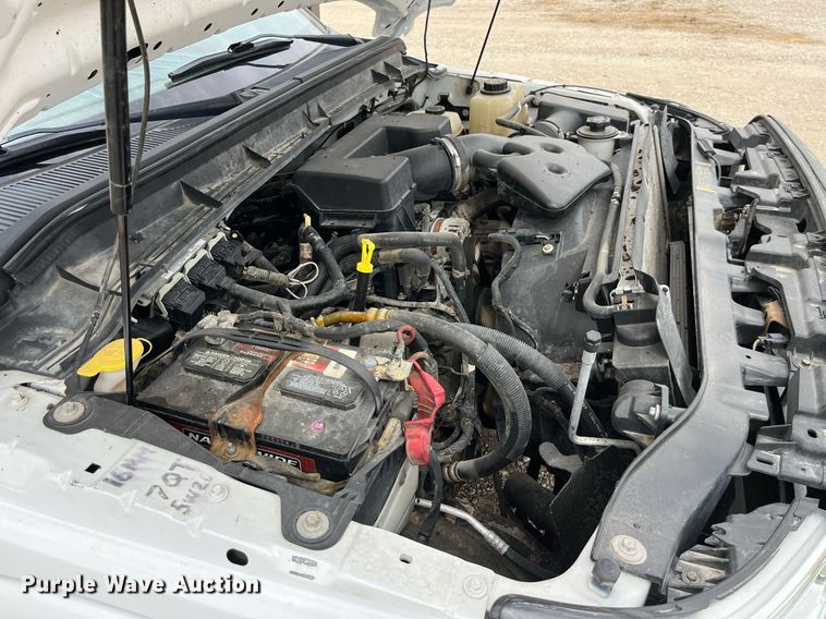 image for item LA9899 2011 Ford F250 Super Duty  Crew Cab flatbed pickup truck