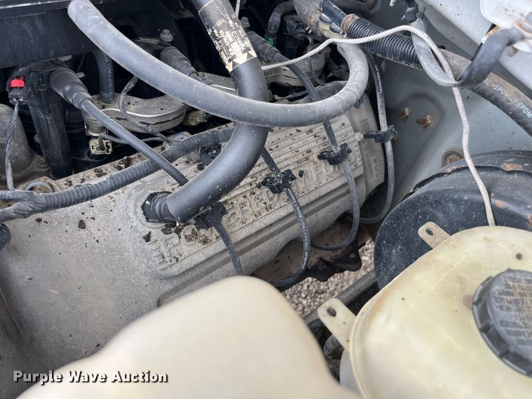 image for item LA9899 2011 Ford F250 Super Duty  Crew Cab flatbed pickup truck