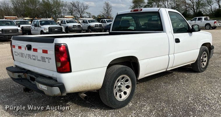 image for item LA9900 2005 Chevrolet Silverado 1500  pickup truck