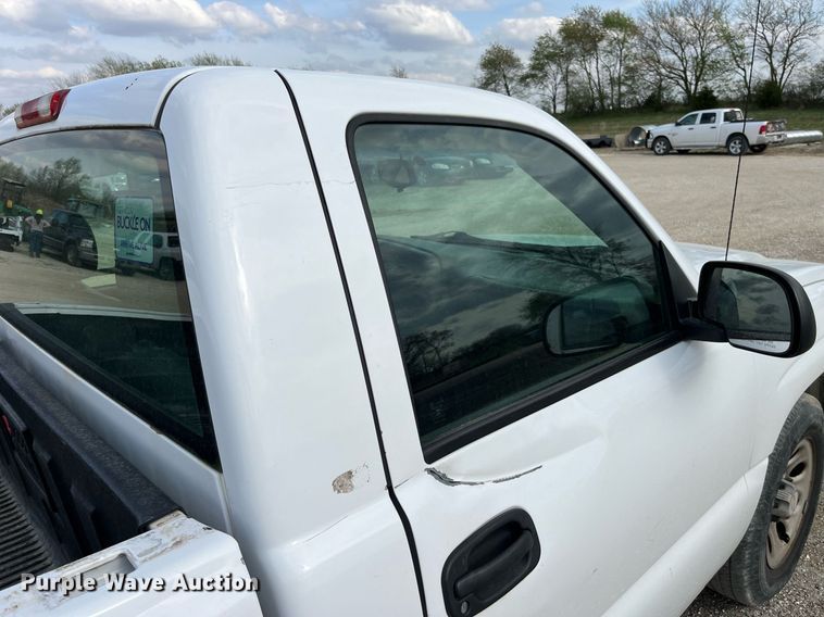 image for item LA9900 2005 Chevrolet Silverado 1500  pickup truck