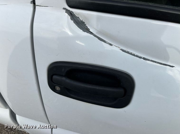 image for item LA9900 2005 Chevrolet Silverado 1500  pickup truck