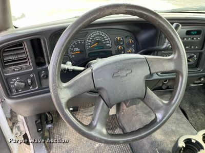 image for item LA9900 2005 Chevrolet Silverado 1500  pickup truck