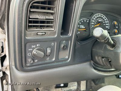 image for item LA9900 2005 Chevrolet Silverado 1500  pickup truck