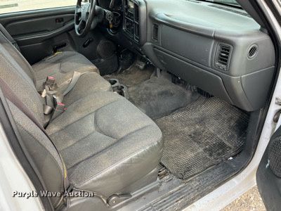 image for item LA9900 2005 Chevrolet Silverado 1500  pickup truck