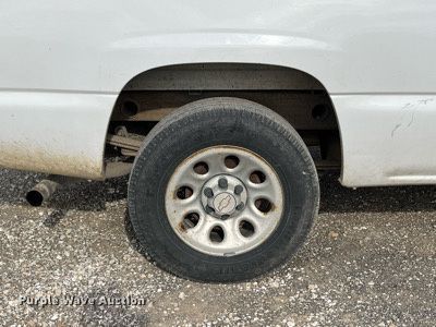 image for item LA9900 2005 Chevrolet Silverado 1500  pickup truck