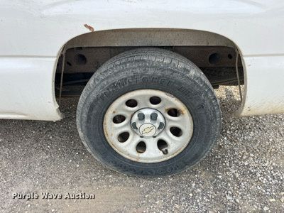 image for item LA9900 2005 Chevrolet Silverado 1500  pickup truck