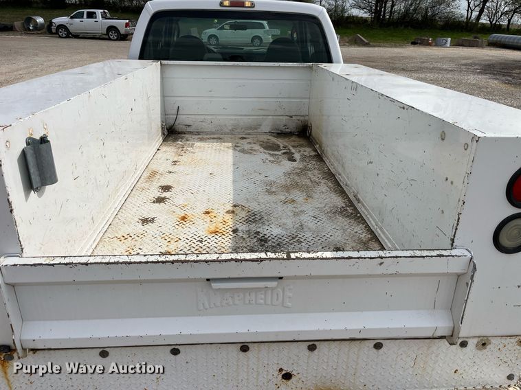 image for item LA9902 2008 Ford F250 Super Duty XL  SuperCab utility bed pickup truck