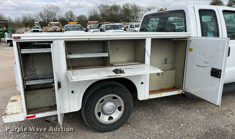 image for item LA9902 2008 Ford F250 Super Duty XL  SuperCab utility bed pickup truck