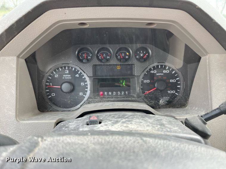 image for item LA9902 2008 Ford F250 Super Duty XL  SuperCab utility bed pickup truck