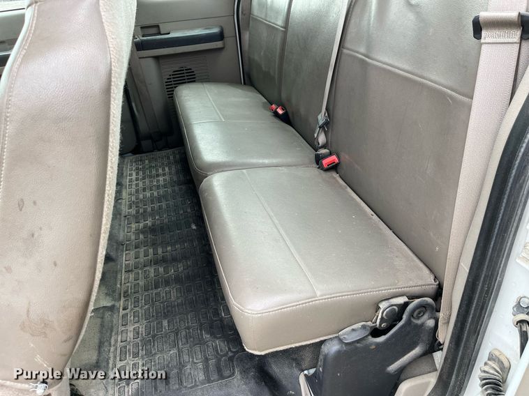 image for item LA9902 2008 Ford F250 Super Duty XL  SuperCab utility bed pickup truck