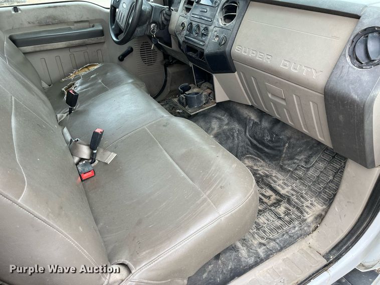 image for item LA9902 2008 Ford F250 Super Duty XL  SuperCab utility bed pickup truck