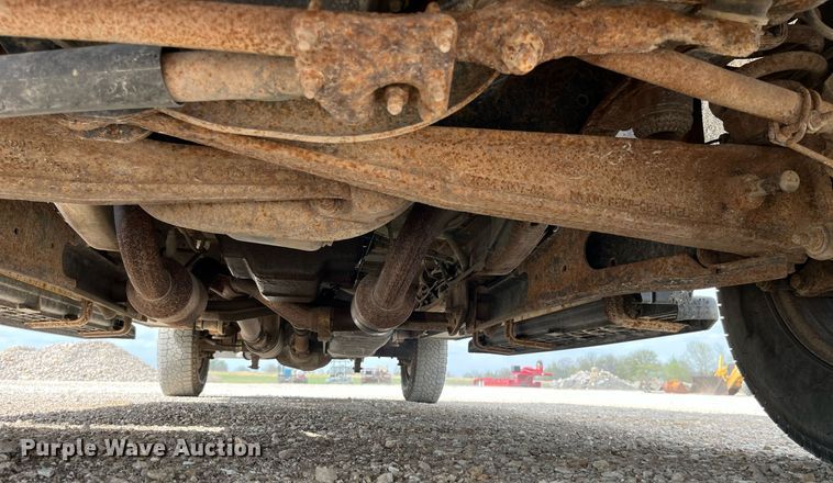 image for item LA9902 2008 Ford F250 Super Duty XL  SuperCab utility bed pickup truck