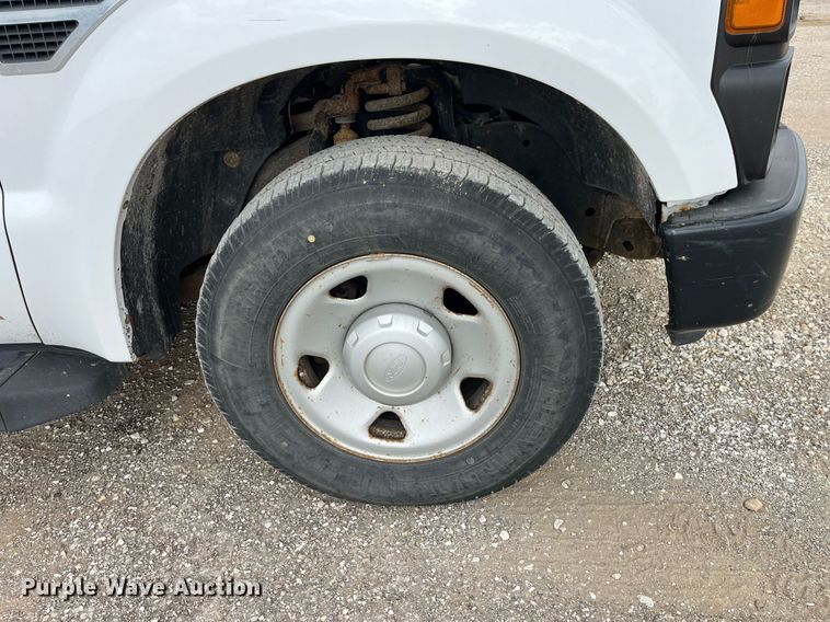 image for item LA9902 2008 Ford F250 Super Duty XL  SuperCab utility bed pickup truck