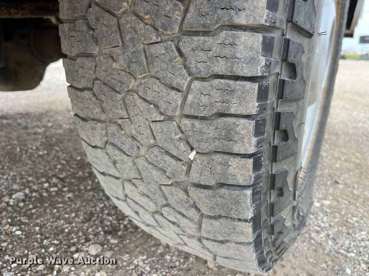 image for item LA9902 2008 Ford F250 Super Duty XL  SuperCab utility bed pickup truck