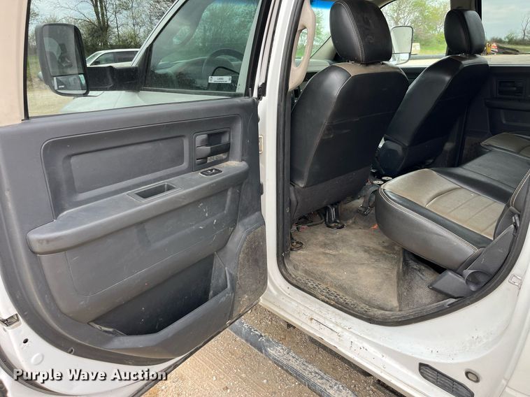 image for item LA9905 2011 Dodge Ram 5500HD  Crew Cab dump truck