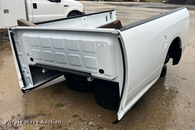 image for item LA9909 Pickup bed