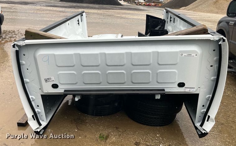 image for item LA9909 Pickup bed