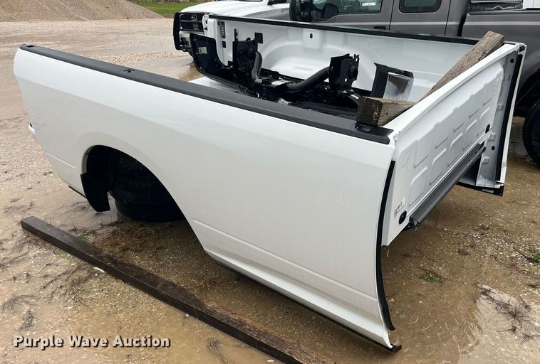 image for item LA9909 Pickup bed