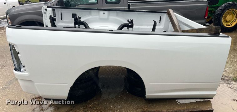 image for item LA9909 Pickup bed