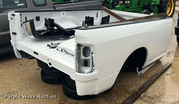 image for item LA9909 Pickup bed