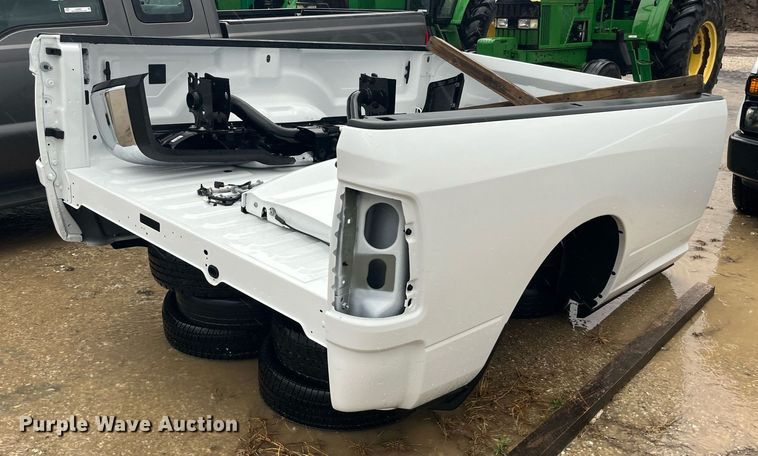 image for item LA9909 Pickup bed