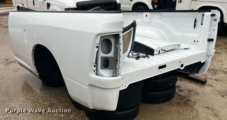 image for item LA9909 Pickup bed